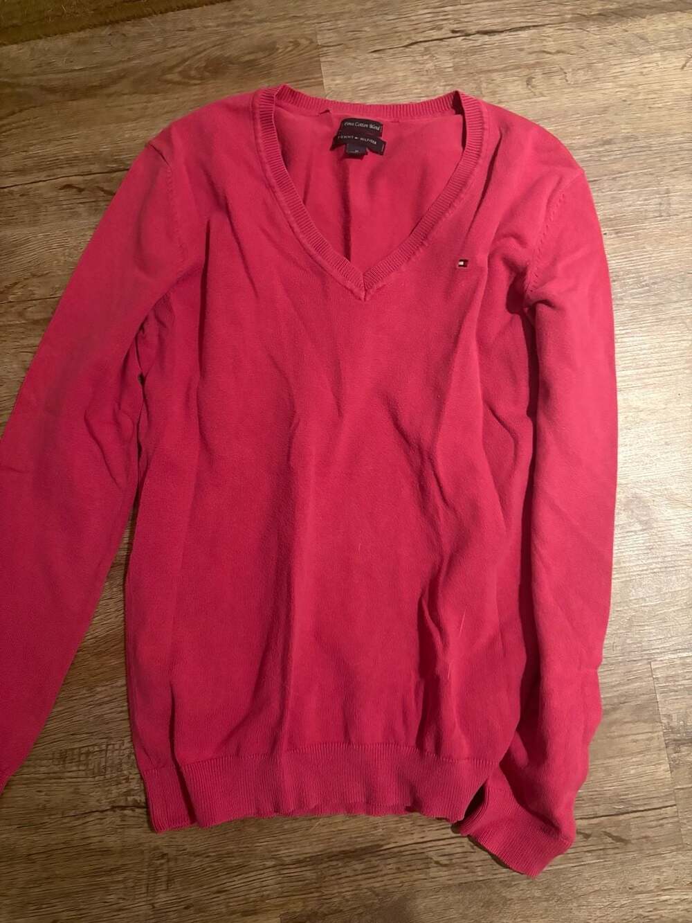 Tommy Hilfiger Women's Pima Cotton Blend V-Neck Pullover Sweater Red Medium